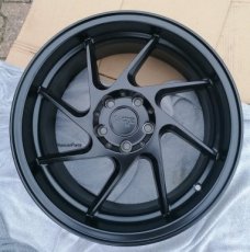 18" Niche Kumo M176 Velg 18x8.5 - 5x114.3 ET35 | Matte Zwart | Show